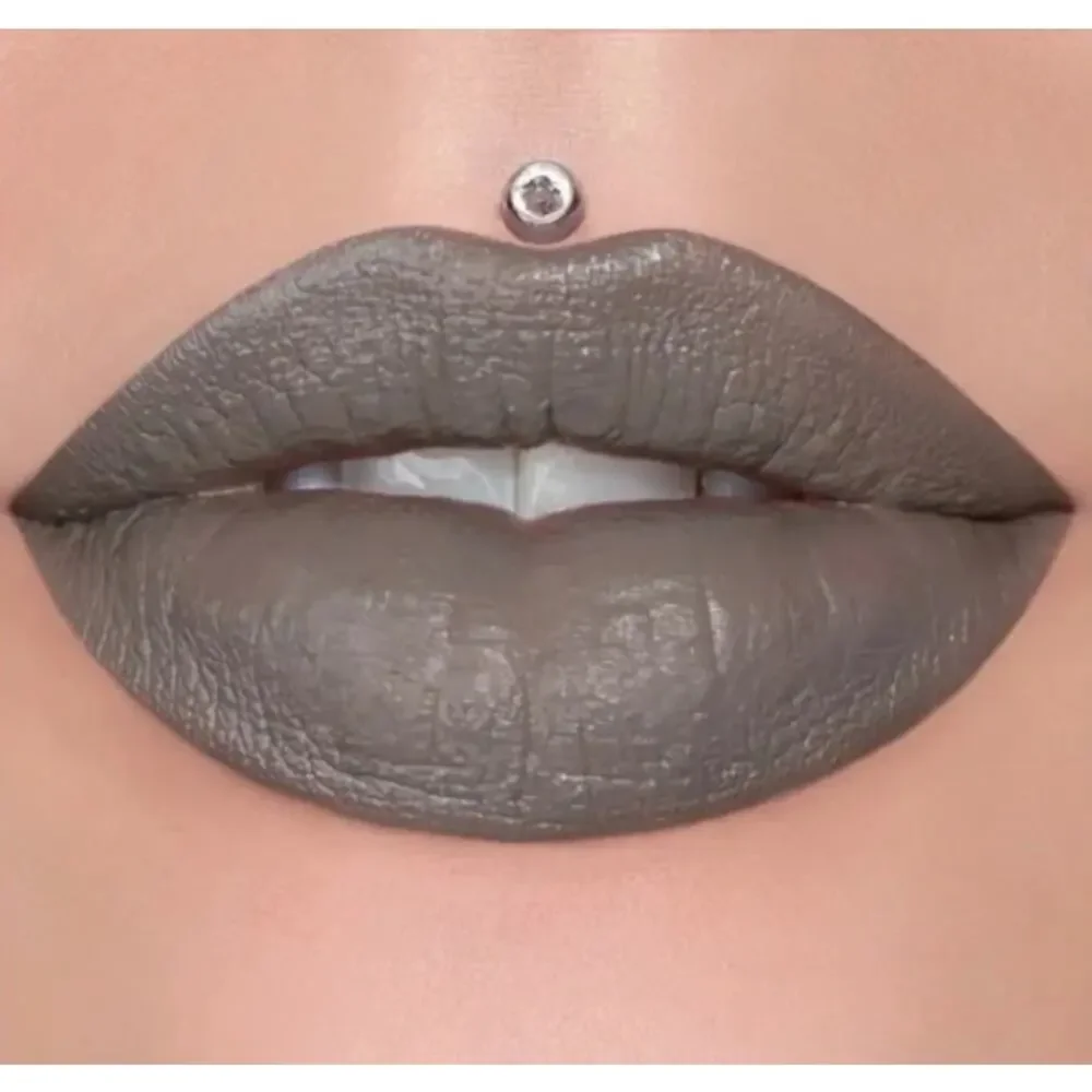 Jeffree Star Velvet Trap Grave Digger Gray Grey Matte Lipstick New In Box